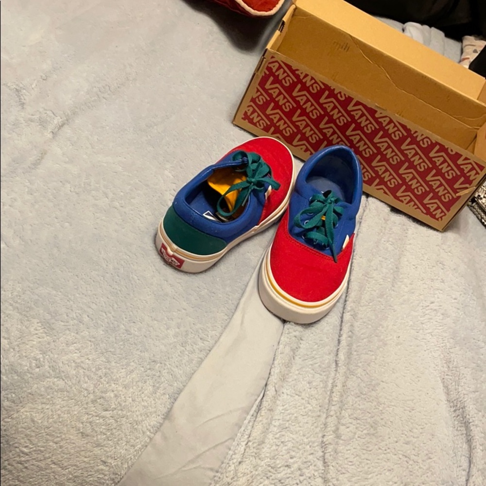 Shoes - Picture 4 of 5